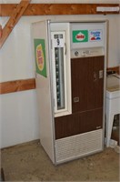 Vendo Door Side Soft Drink Vending Machine ( Does