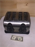 4 slot toaster Used