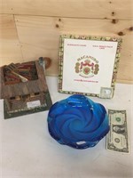 Cabin Tissue box-Cigar box-blue dish