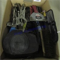 Plyers, wire brush, knee pads