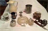 11 pcs of vintage kitchen items