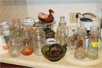GROUPING: KITCHEN GLASSWARE AND NICK-NACKS