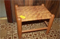 COUNTRY STOOL WITH WOVEN SEAT TOP