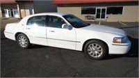 2010 Lincoln Town Car Signature Limited