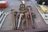CT- PIPE WRENCHES