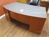 Curved desk 31"x72" 5 drawers & office chair