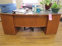Curved desk 31"x72" 5 drawers & office chair