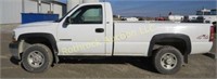 2002 2500 Chevrolet 4x4 Regular Cab Pickup Truck