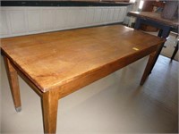 OAK TABLE