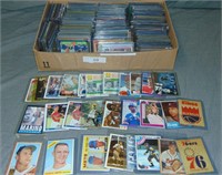Huge Lot of Assorted Sports Cards 500+ Cards
