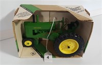 JD 1935 Model A 1/16 Scale ERTL