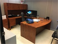 "U" Shaped Office Desk - 6' x 9'