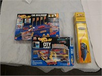 Hot wheels sto & go and strip action set