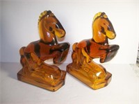 pair of L.E. Smith glass -- amber rearing horse bk