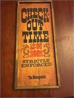 18.5 inch check out time sign