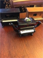 Vintage piano teapots / music boxes