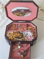 Needlepoint Jewelry Box with Jewelry