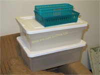 Lot of Assorted Plastic Containers