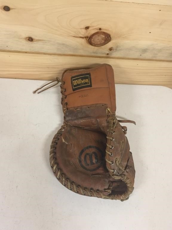 Wilson's Leather Goalie Mitt Vintage