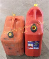 2 gas jerry cans