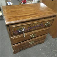 Dresser 3 drawers & end table