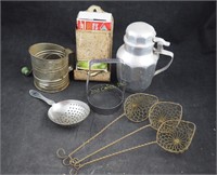 Vtg Kitchen Tin Ware Karo Syrup Kitchen Items