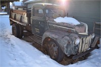 1946 FORD TRUCK WITH V-8 FLATHEAD ENGINE !