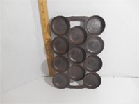 Cast iron muffin pan