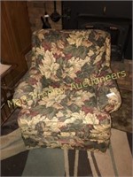 FLORAL UPHOLSTERED CHAIR