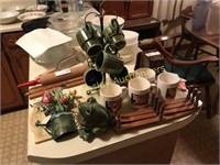 LARGE LOT OF VINTAGE COFFEE MUGS AND KITCHEN DECOR