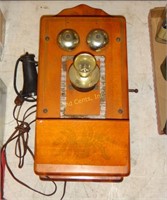 R T 200 Art Wood Wall Crank Telephone Radio