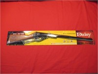 New Daisy Air Rifle: Shoots BB's, Buck 400 Shot