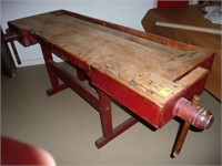 ANTIQUE SHOP TABLE W/WOODEN VISES