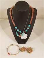 Ensemble of Costume Jewelry ( lot of 4)