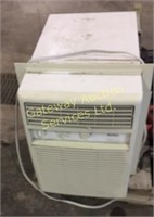 Window air conditioner 10 000 btu   Serial number