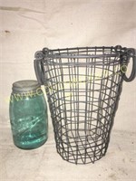 Wire clam shell gathering basket