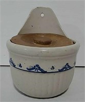 Stoneware salt box