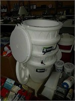 4 Styrofoam minnow buckets