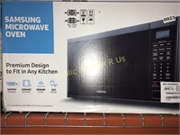 SAMSUNG $220 RETAIL MICROWAVE OVEN
