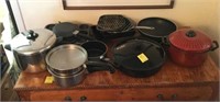 LARGE GROUP OF POTS AND PANS/BAKEWEAR