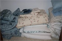 Comforters, quilt, pillows & misc. bedding