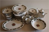 Lynns Christmas pattern  china serving set