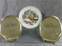 Collector Plate & Oval Brass Frames (new)