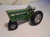 Tru Scale 890 Green Tractor