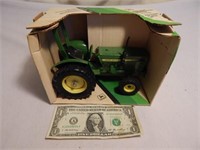 ERTL J.D. Compact Utility Tractor, 1/16 Scale