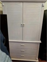 White cabinet with 3 drawers