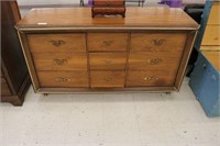 9 Drawer dresser