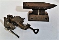 6 pound 10"  Anvil & small clamp vice