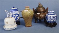 Chinese ceramic blue & white small teapot