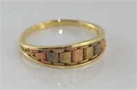 Italian 3 tone gold ring marked 14K